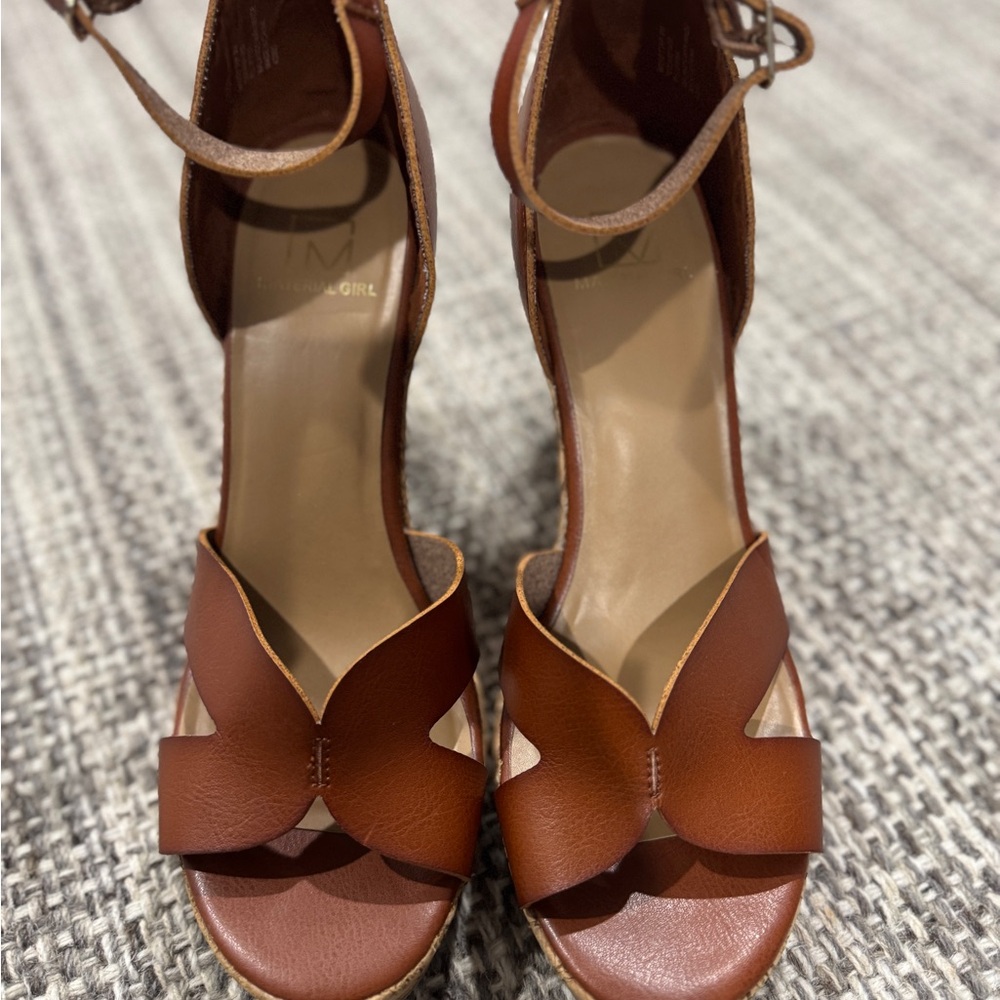 Madden Girl Brown Platform Sandals with Straps